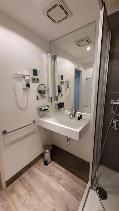 Nice Apartment In Modern Center Of Duesseldorf Zewnętrze zdjęcie